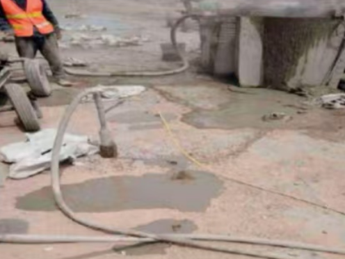 历下水泥混凝土路面板底注浆技术 路面脱空注浆整治方案